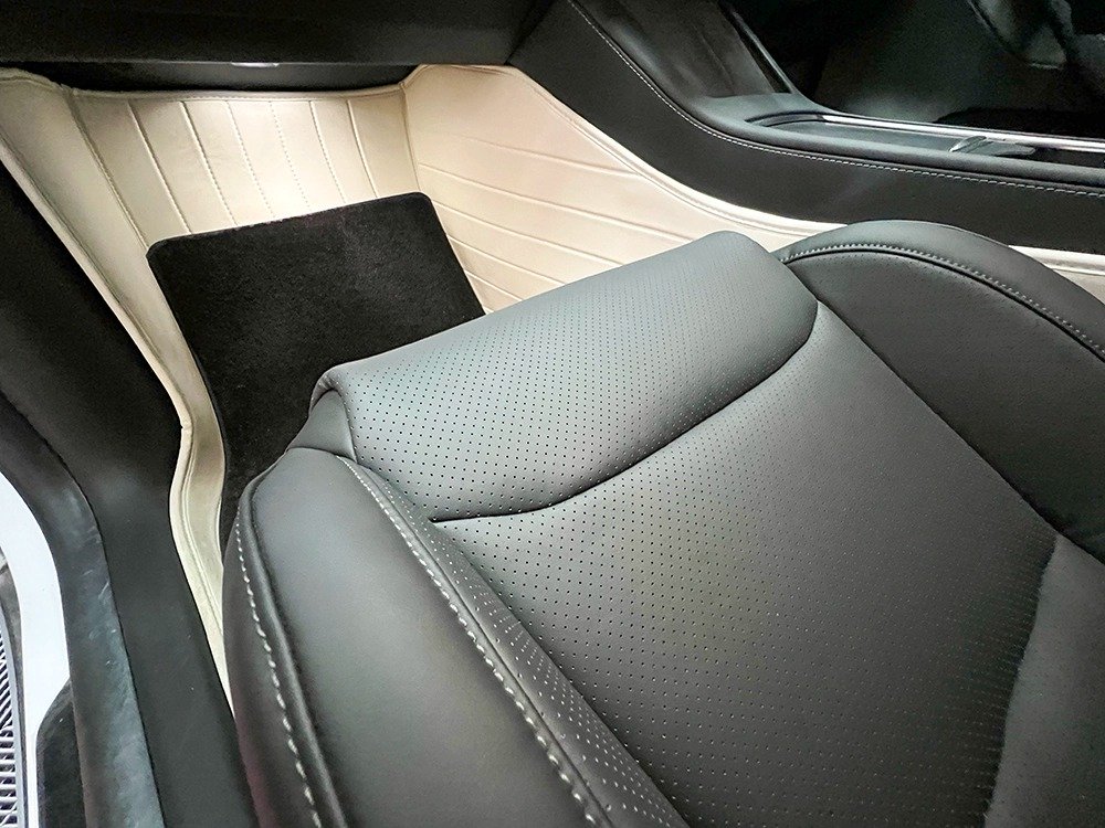 tesla model sport seats12