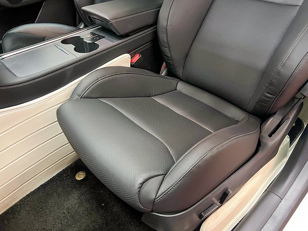 tesla model sport seats9